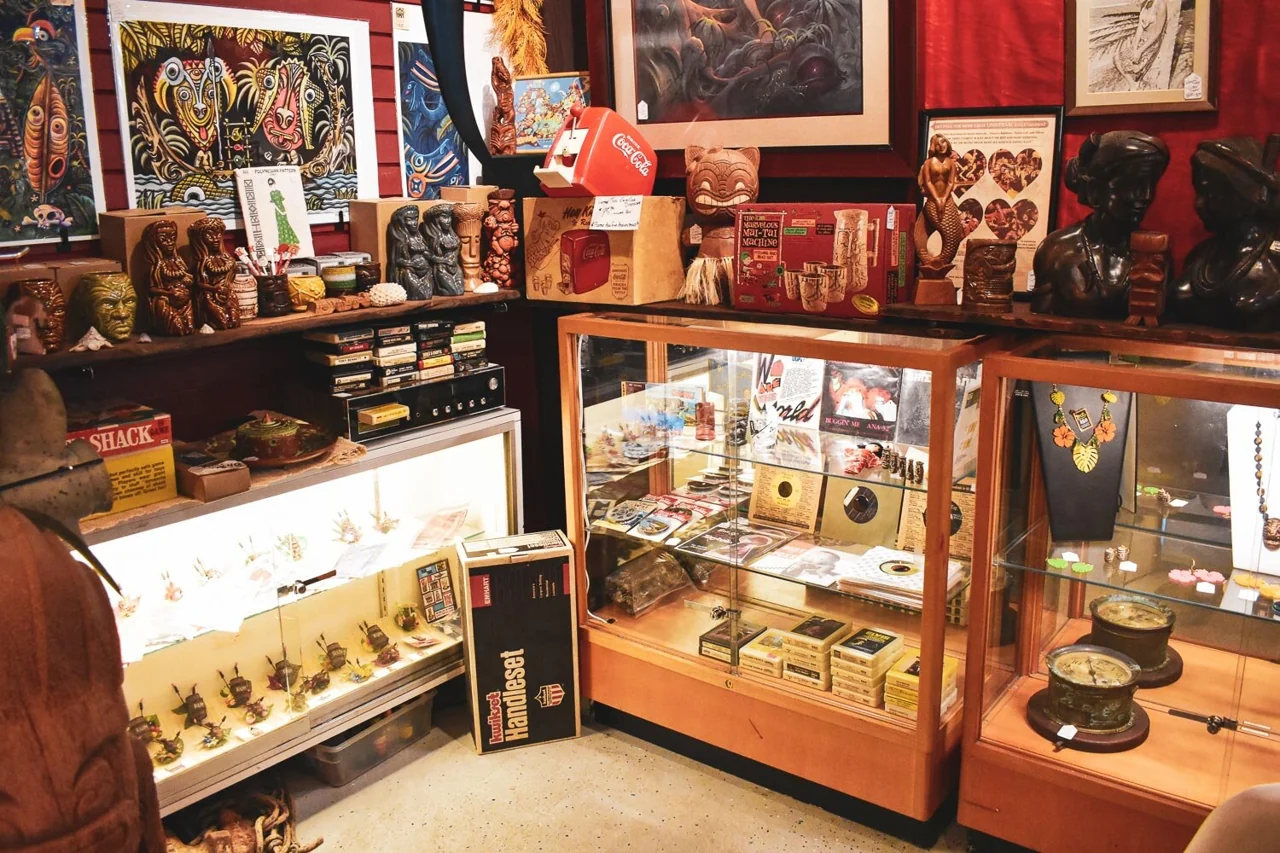 Vintage collectibles displayed at Main Street Peddlers